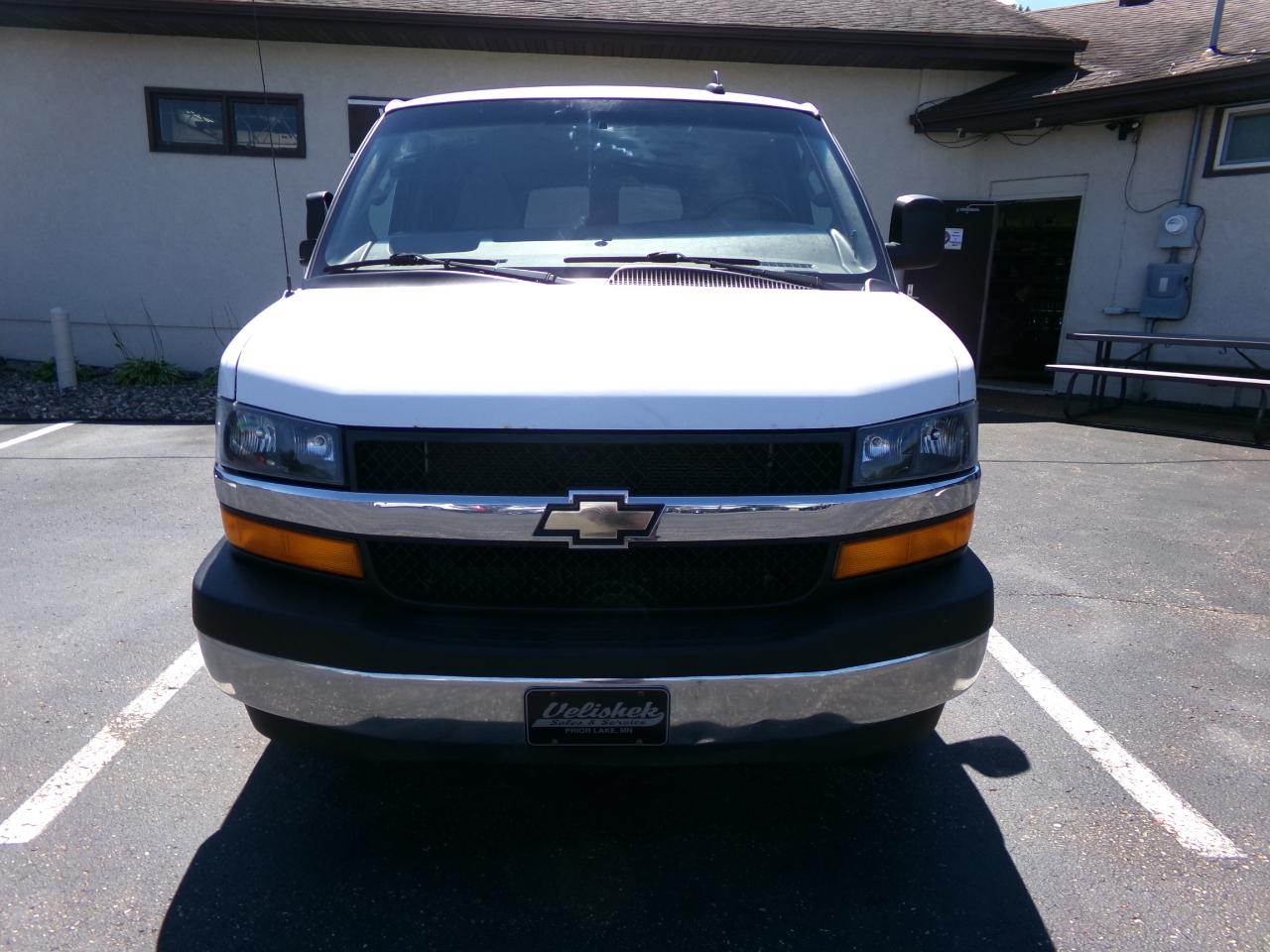 Chevrolet Express Passenger RWD 2500 135" LT 2017