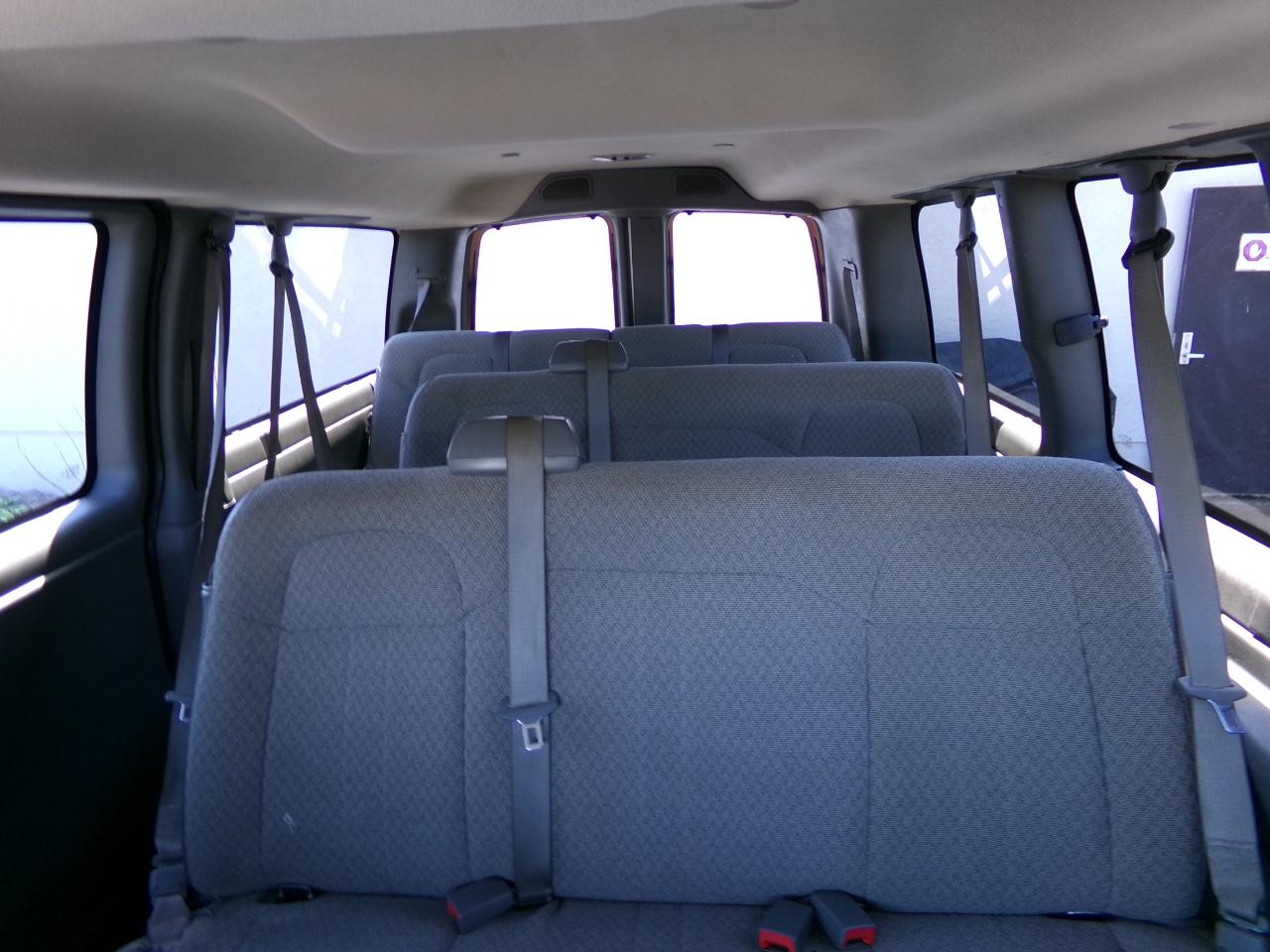 Chevrolet Express Passenger RWD 2500 135" LT 2017