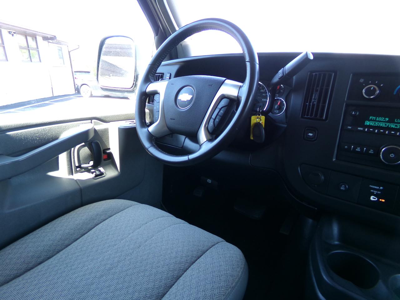 Chevrolet Express Passenger RWD 2500 135" LT 2017