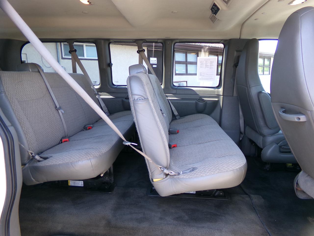 Chevrolet Express Passenger RWD 2500 135" LT 2017