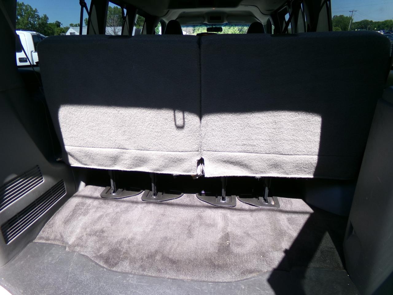 Chevrolet Express Passenger RWD 2500 135" LT 2017
