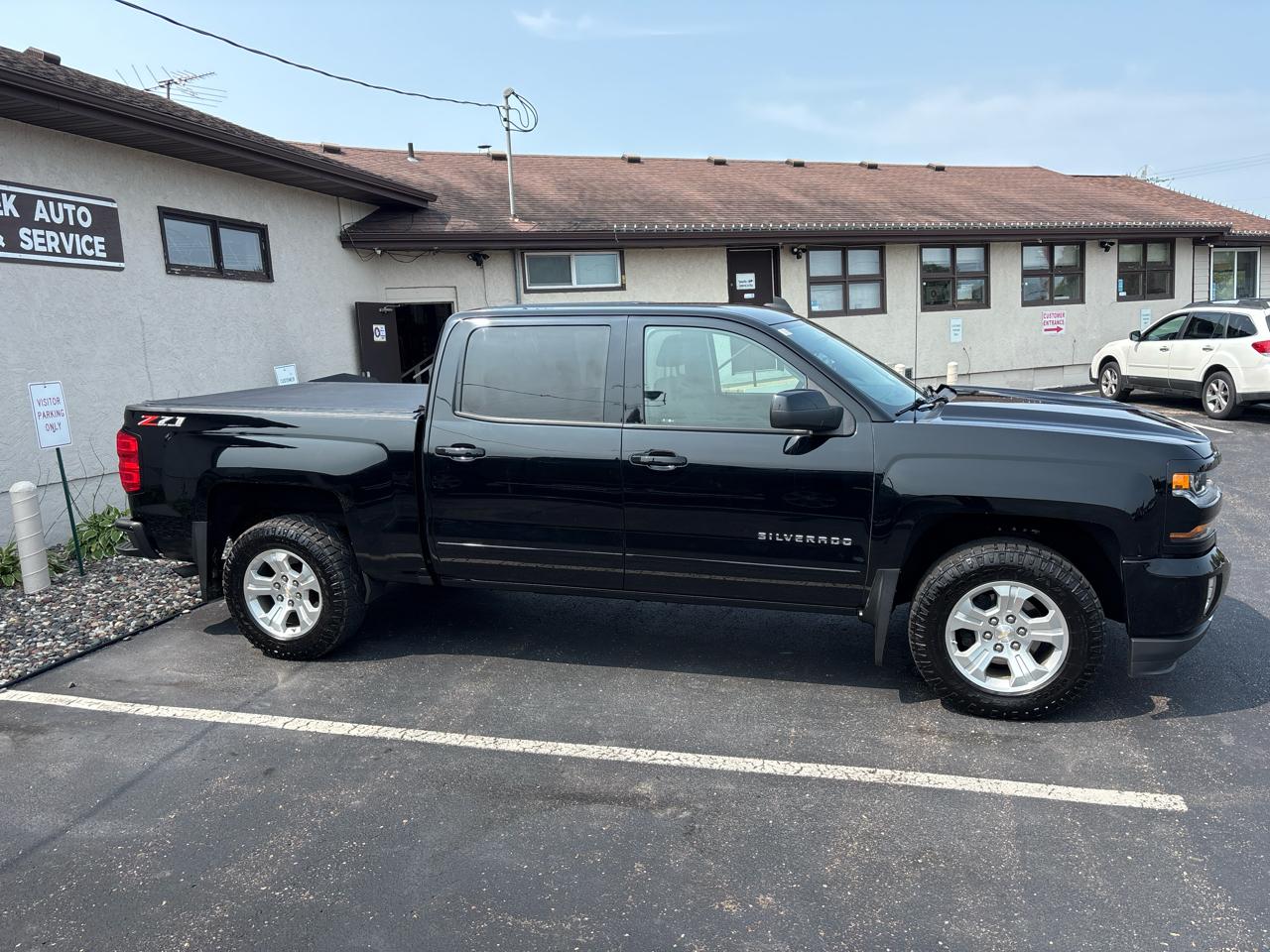 Chevrolet Silverado 1500 4WD Crew Cab 143.5" LT w/2LT 2018