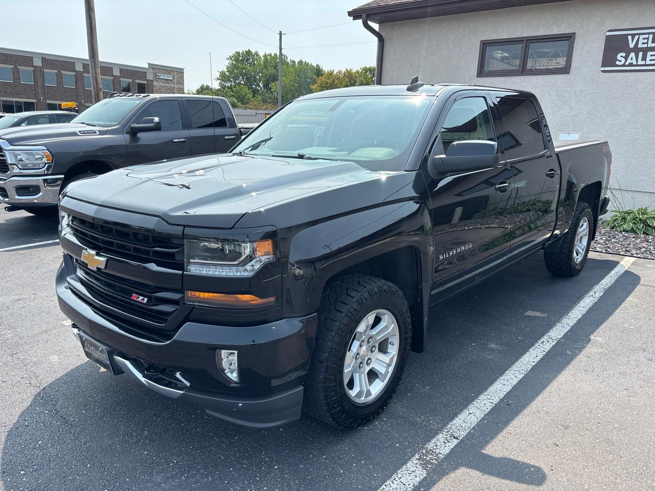 Chevrolet Silverado 1500 4WD Crew Cab 143.5" LT w/2LT 2018