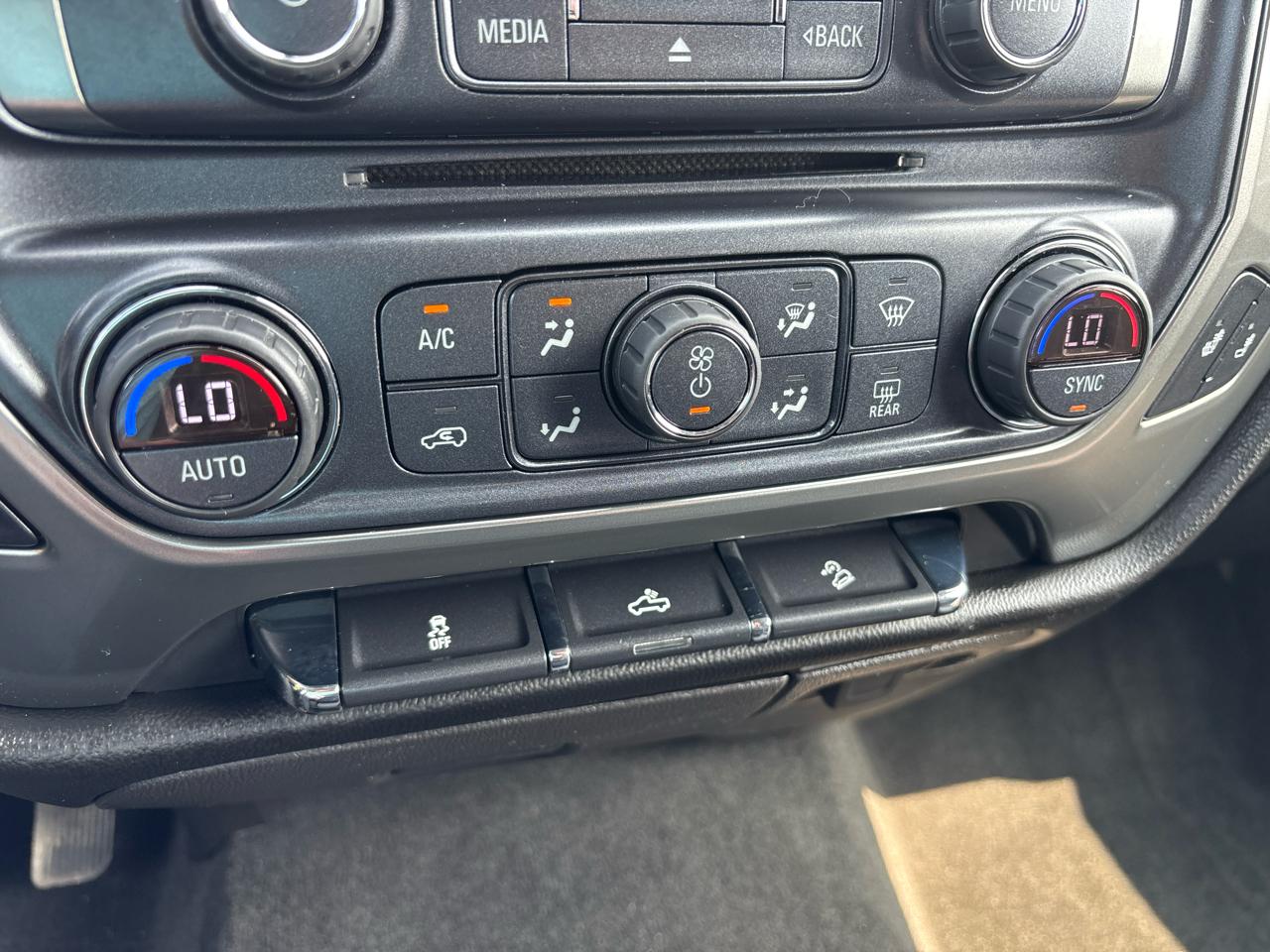 Chevrolet Silverado 1500 4WD Crew Cab 143.5" LT w/2LT 2018