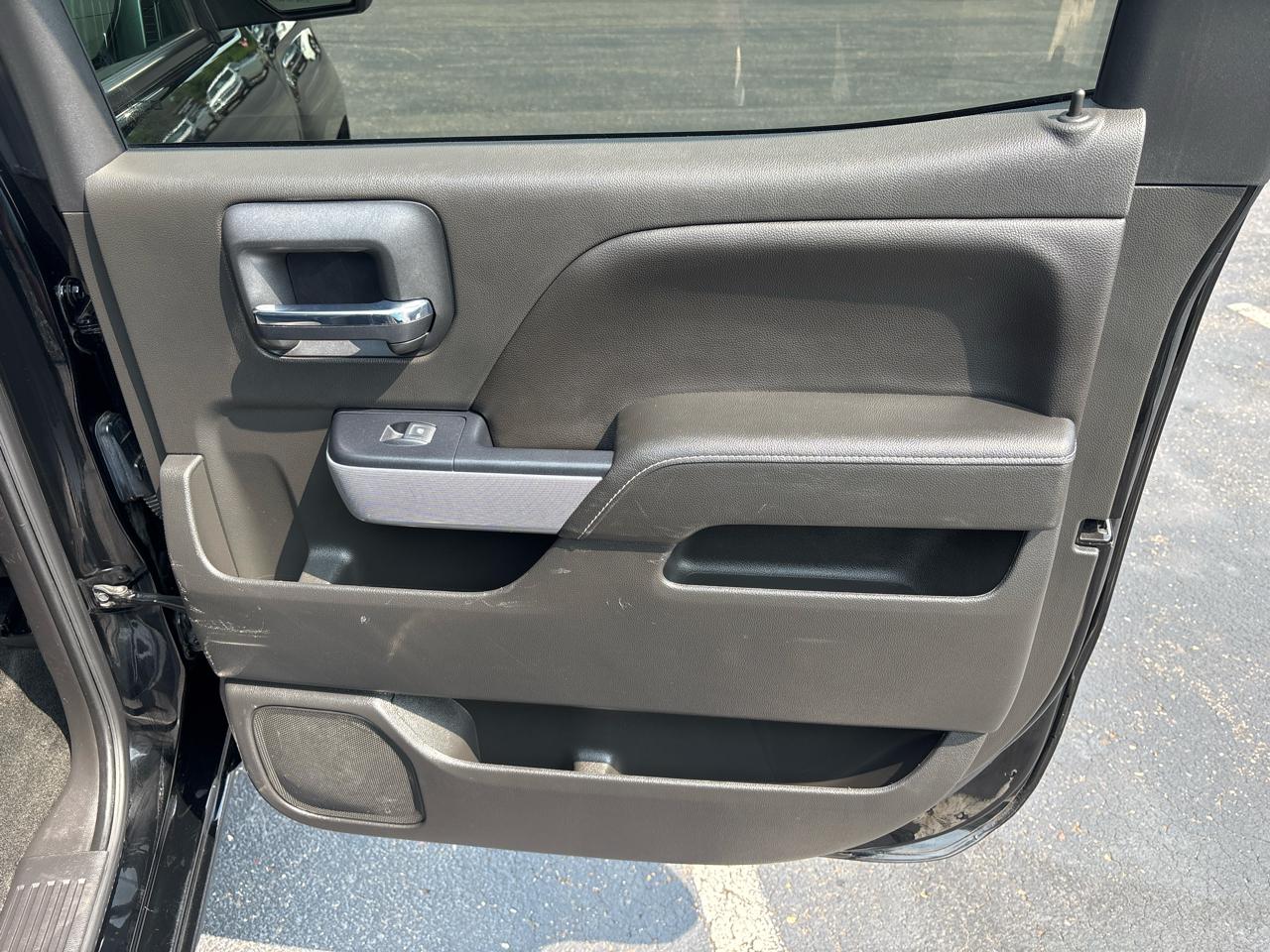 Chevrolet Silverado 1500 4WD Crew Cab 143.5" LT w/2LT 2018