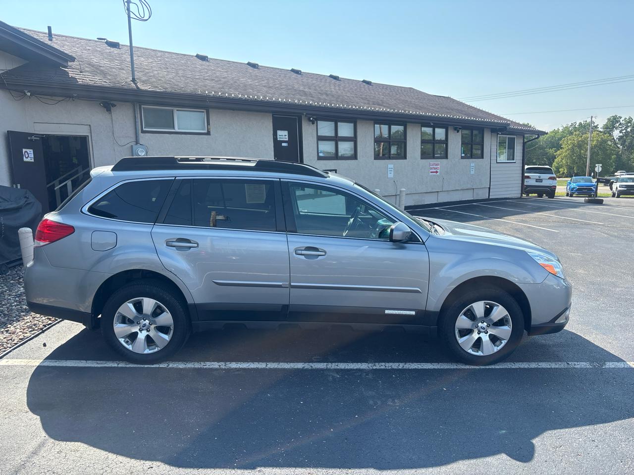 Subaru Outback 4dr Wgn H6 Auto 3.6R Limited Pwr Moon/Nav 2011