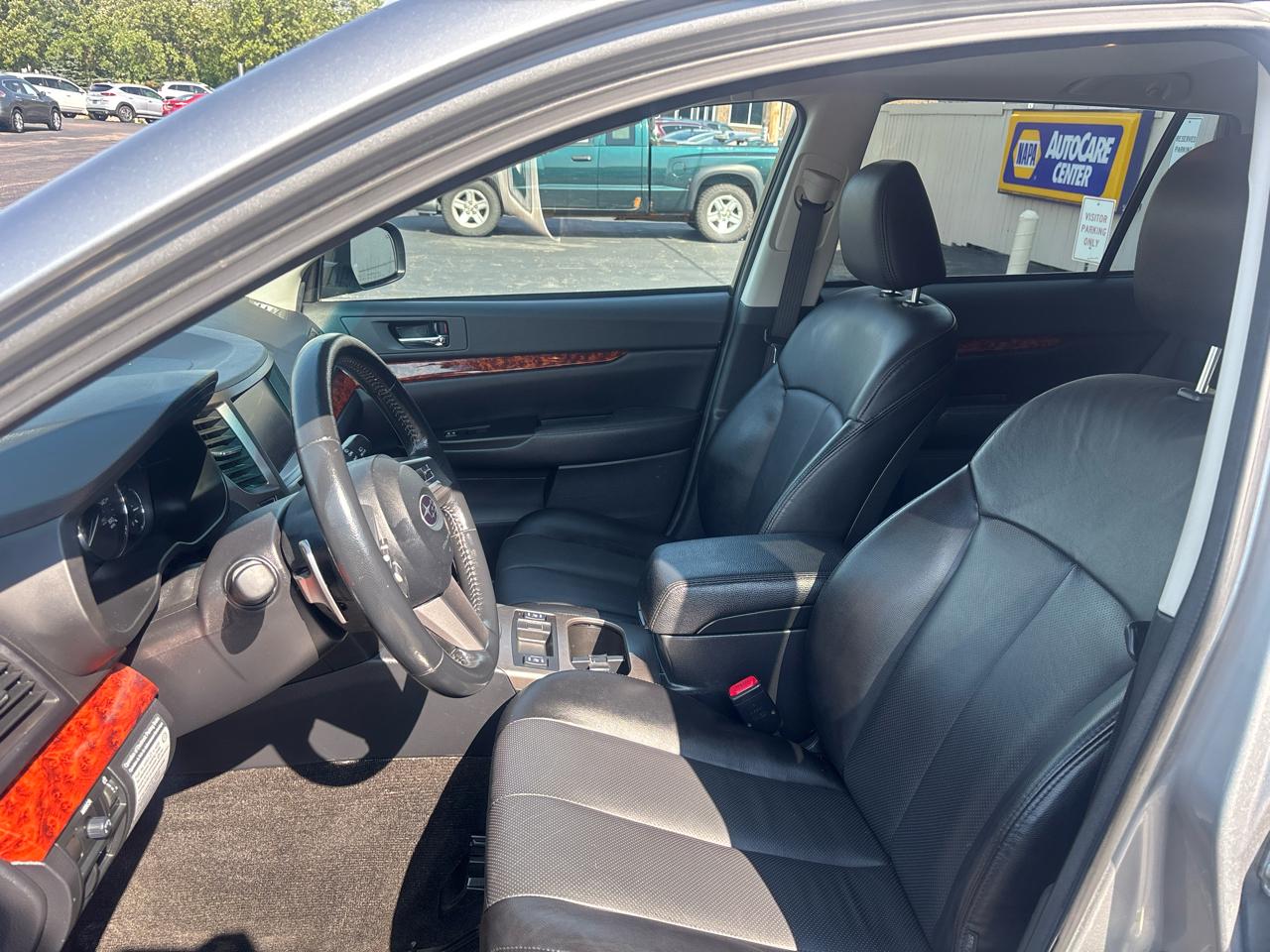 Subaru Outback 4dr Wgn H6 Auto 3.6R Limited Pwr Moon/Nav 2011