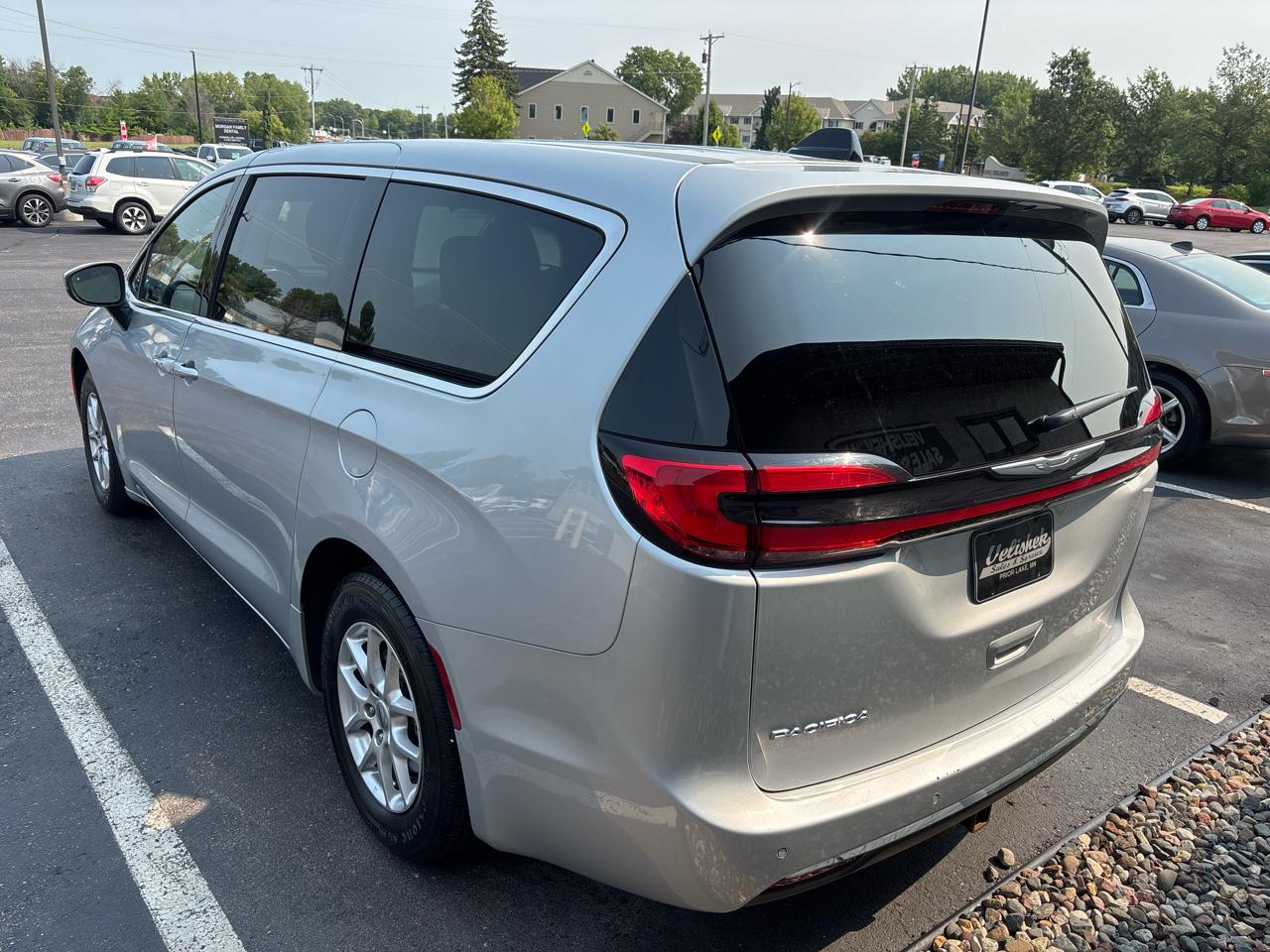 Chrysler Pacifica Touring FWD 2023