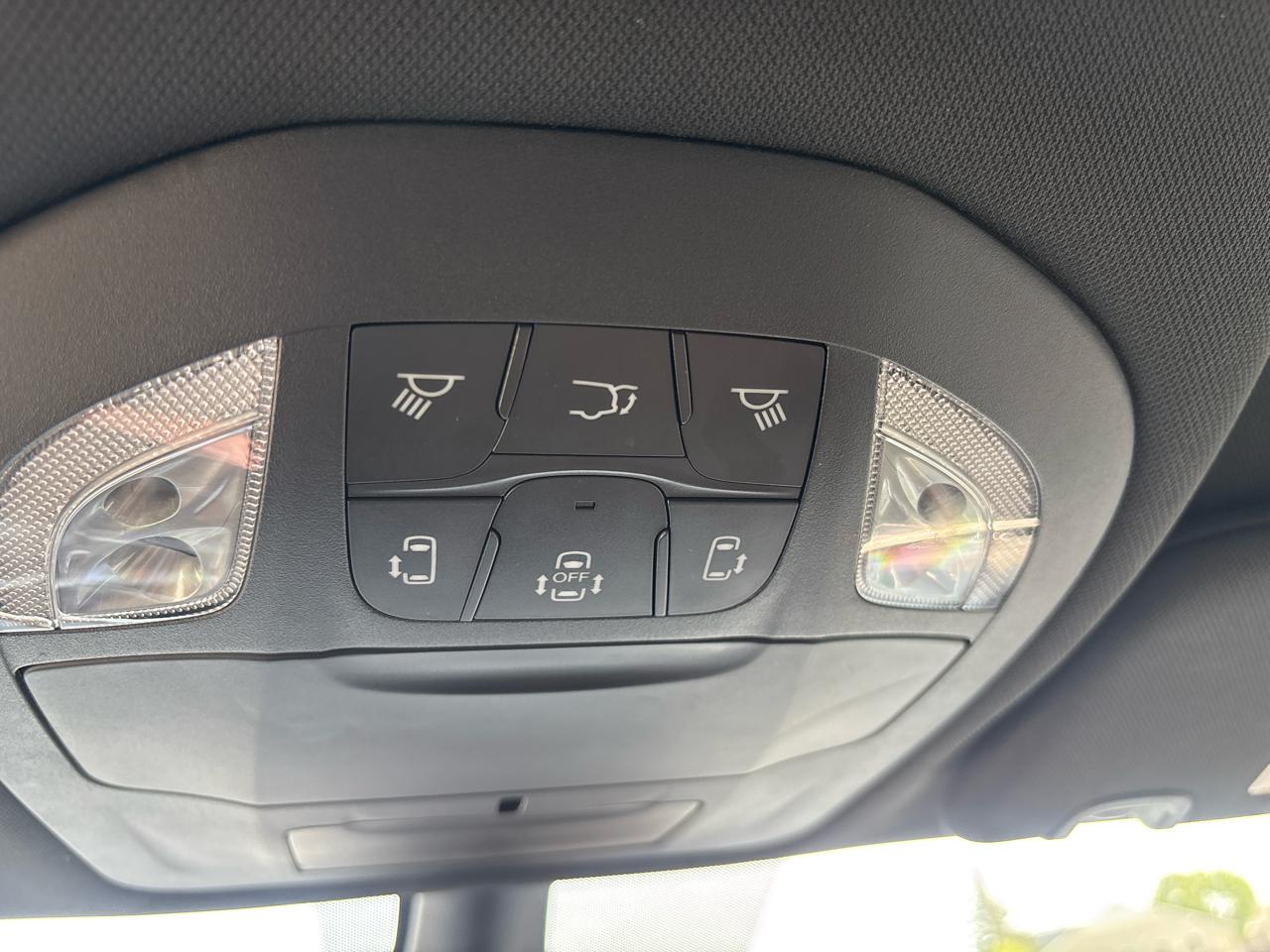 Chrysler Pacifica Touring FWD 2023