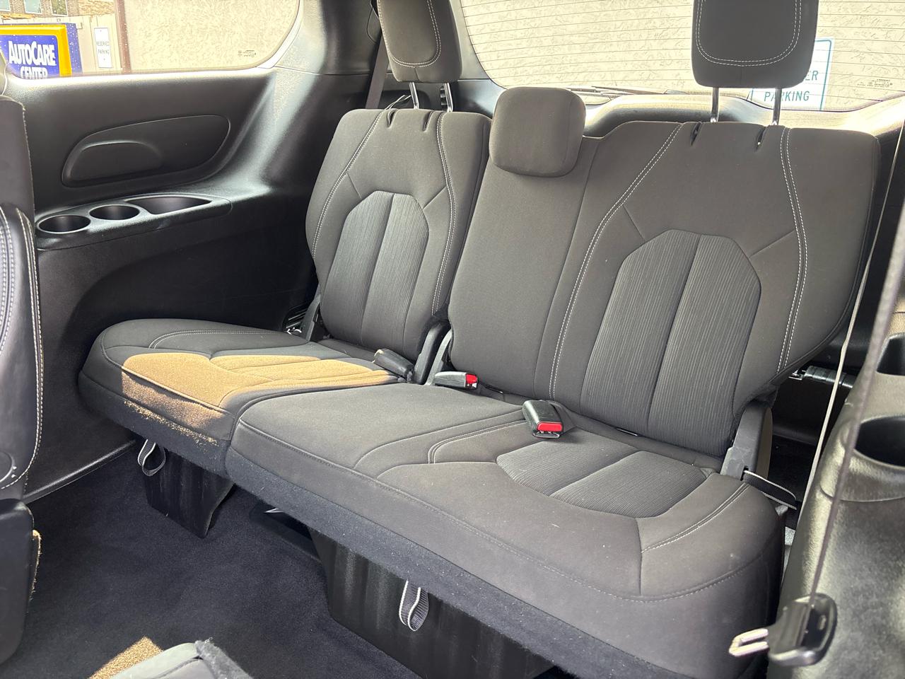 Chrysler Pacifica Touring FWD 2023