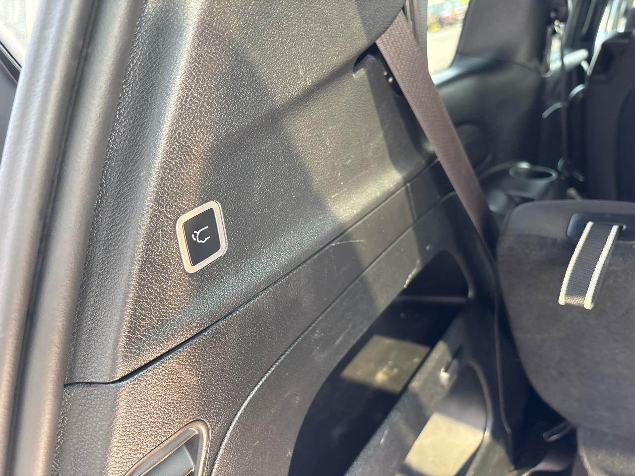 Chrysler Pacifica Touring FWD 2023