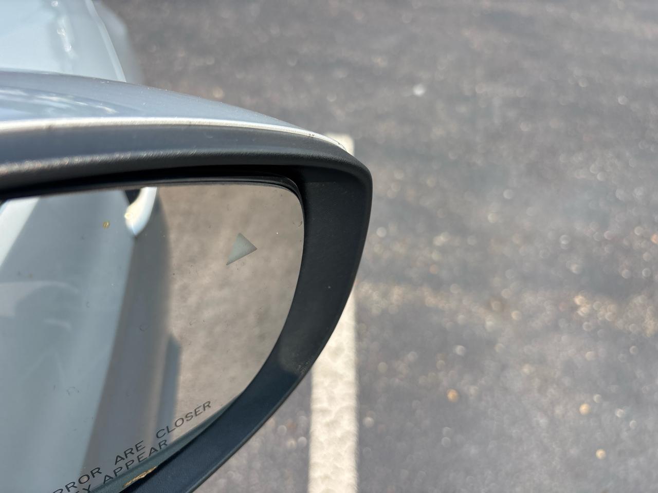 Chrysler Pacifica Touring FWD 2023