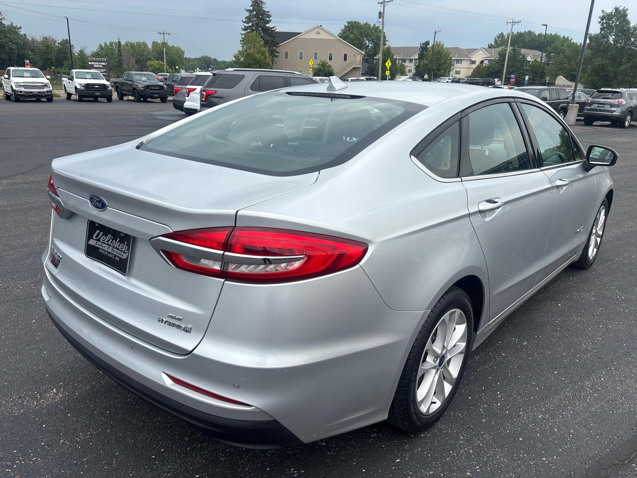 Ford Fusion Hybrid SE FWD 2019