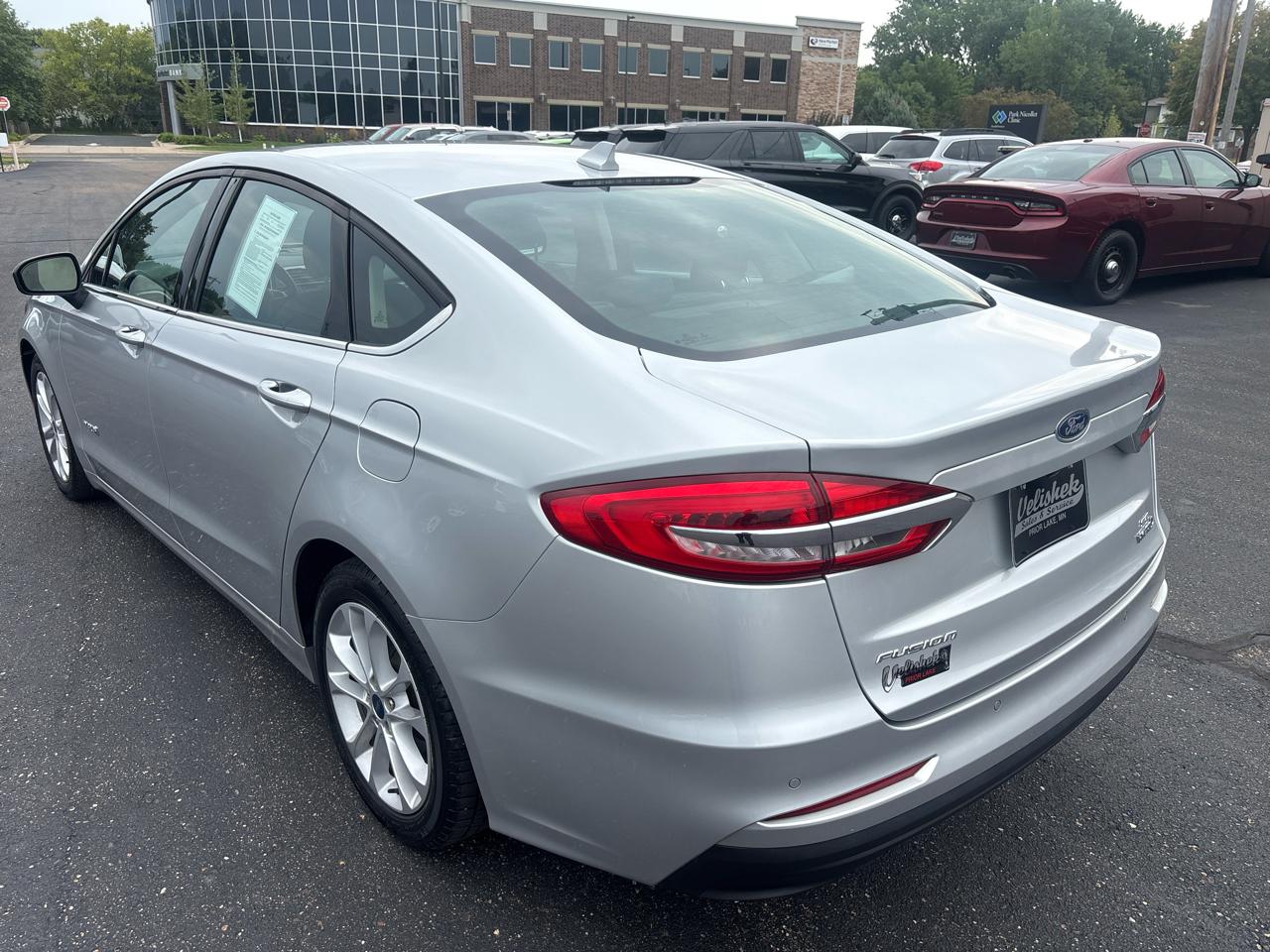 Ford Fusion Hybrid SE FWD 2019