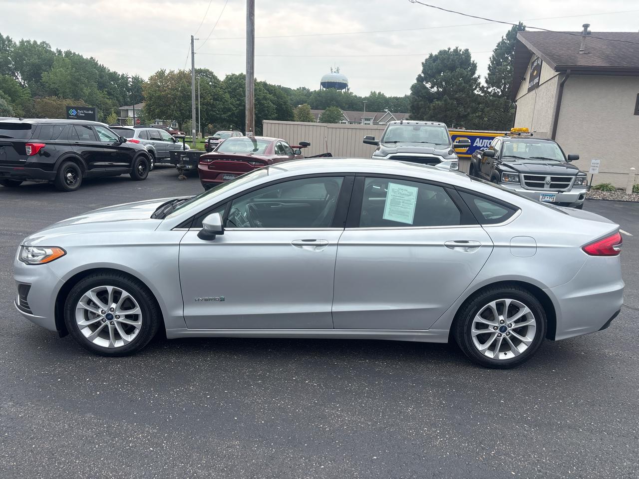 Ford Fusion Hybrid SE FWD 2019