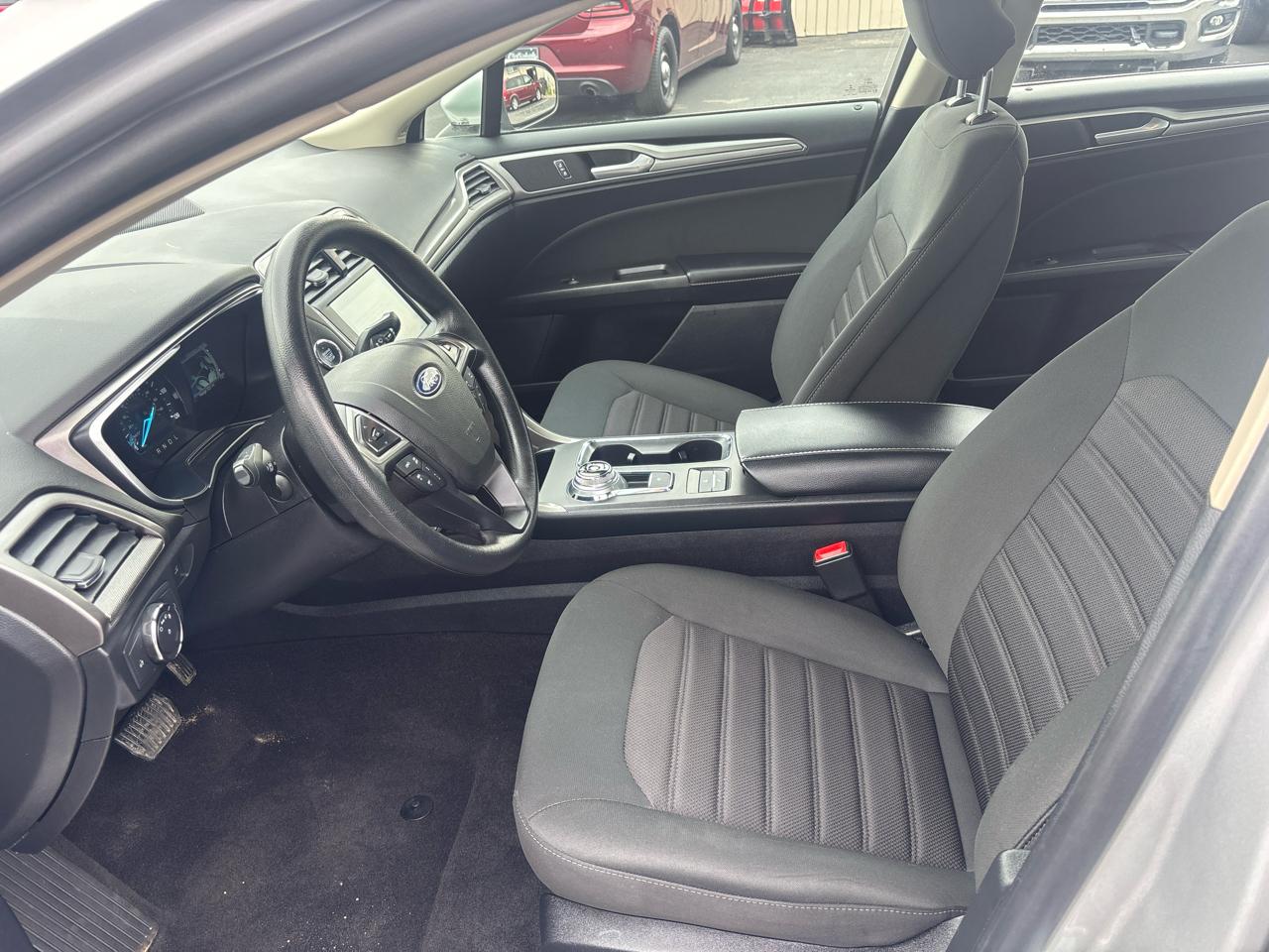 Ford Fusion Hybrid SE FWD 2019