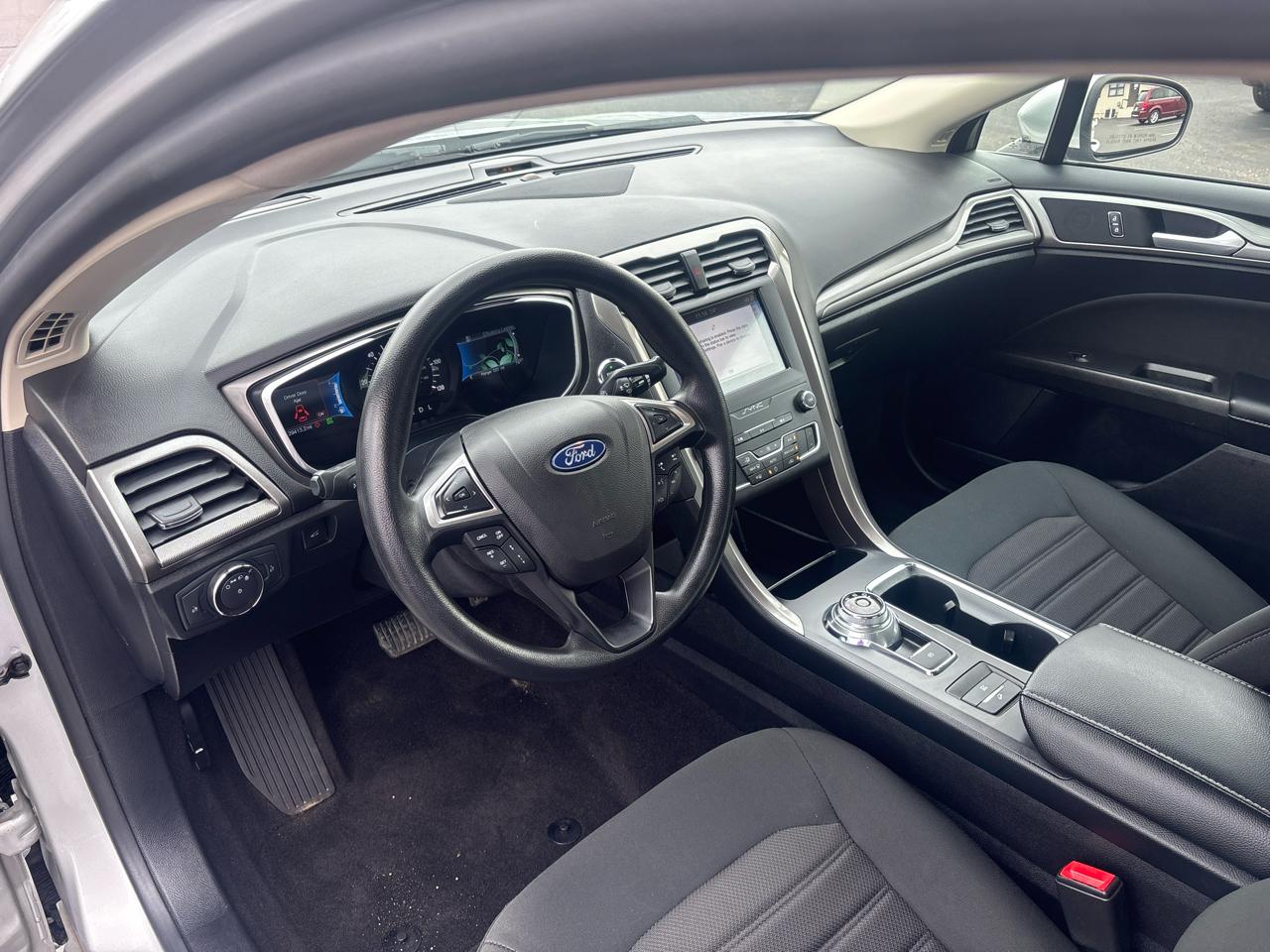 Ford Fusion Hybrid SE FWD 2019