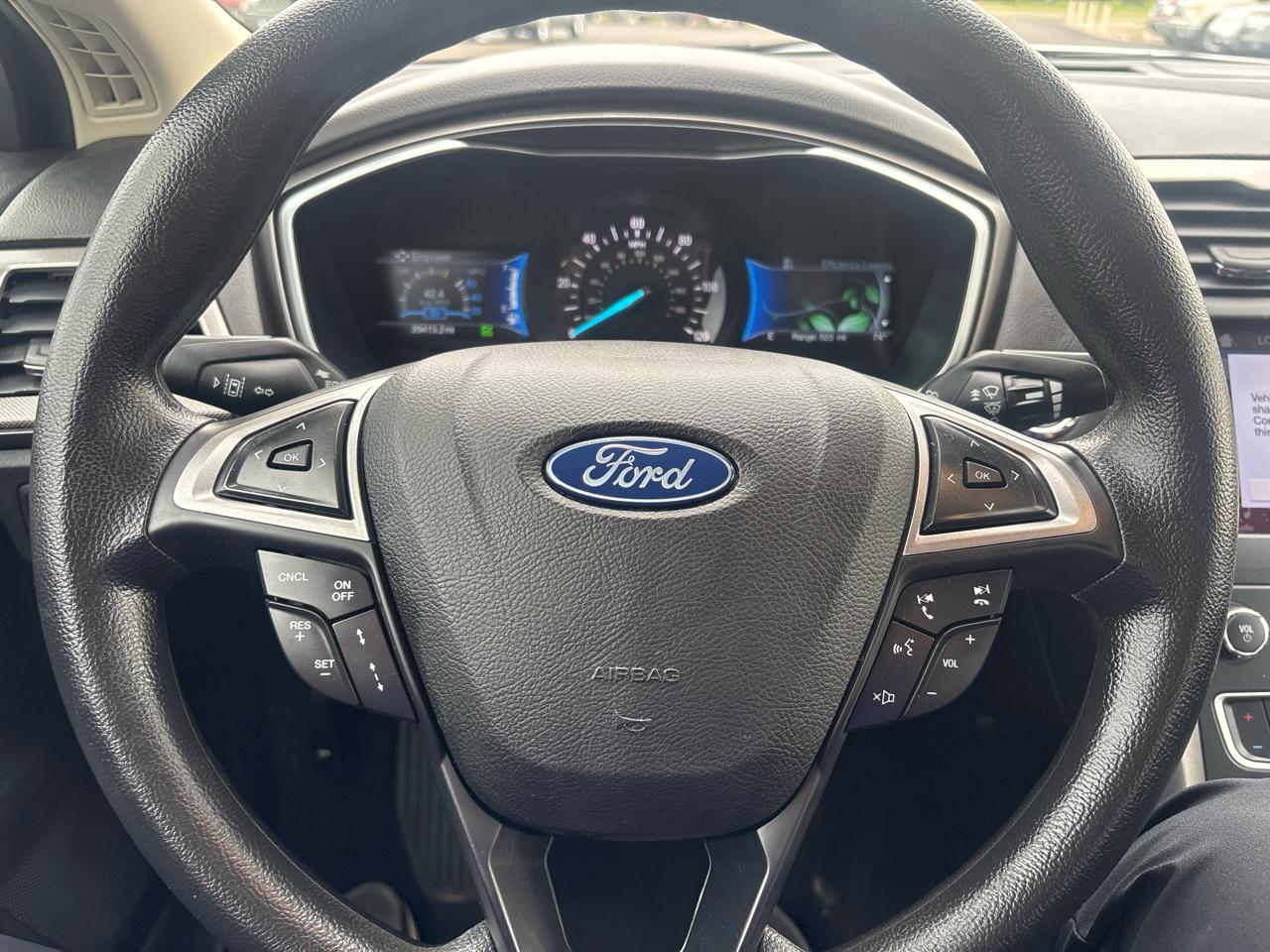 Ford Fusion Hybrid SE FWD 2019