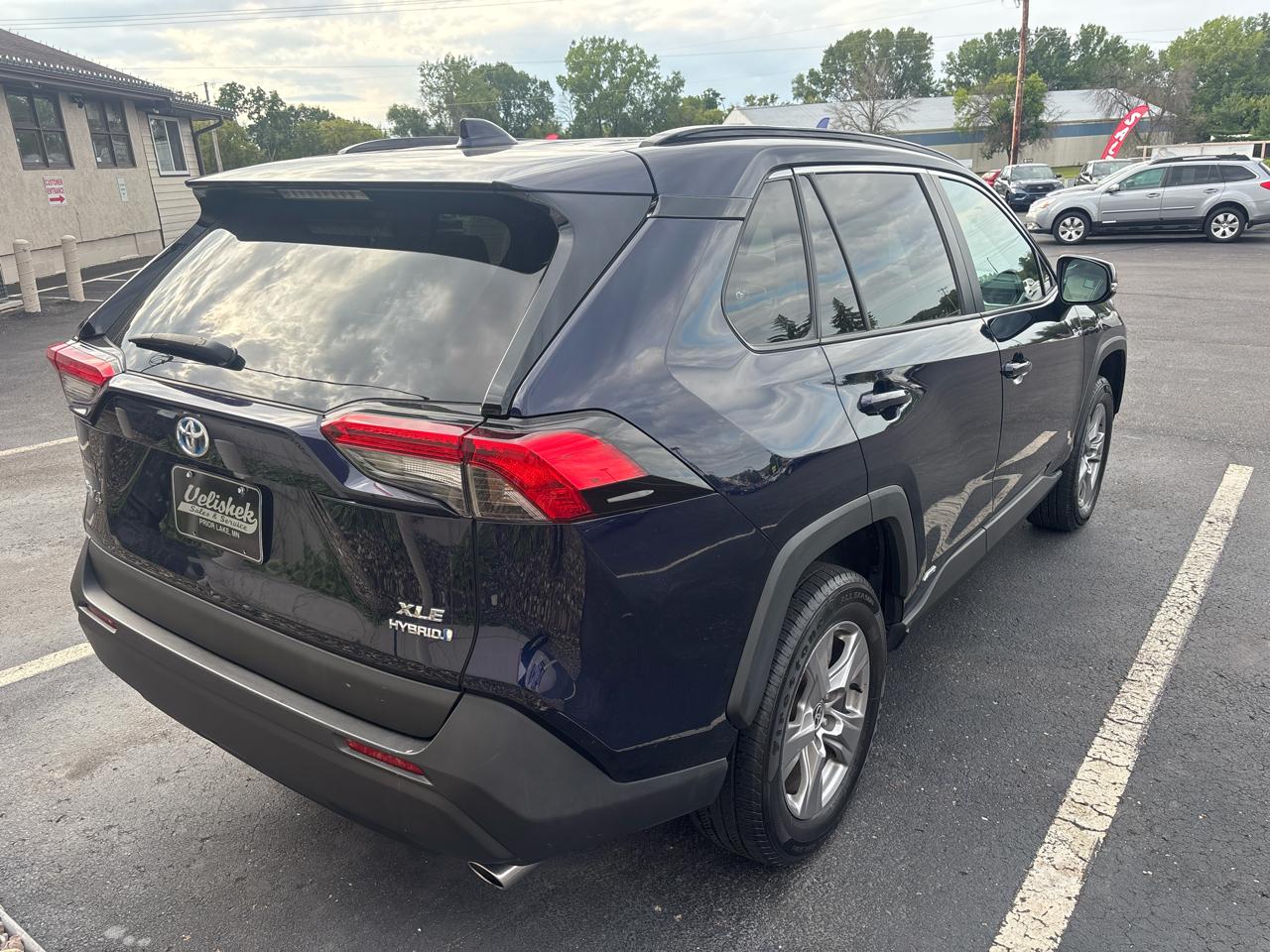 Toyota RAV4 Hybrid XLE AWD (Natl) 2022