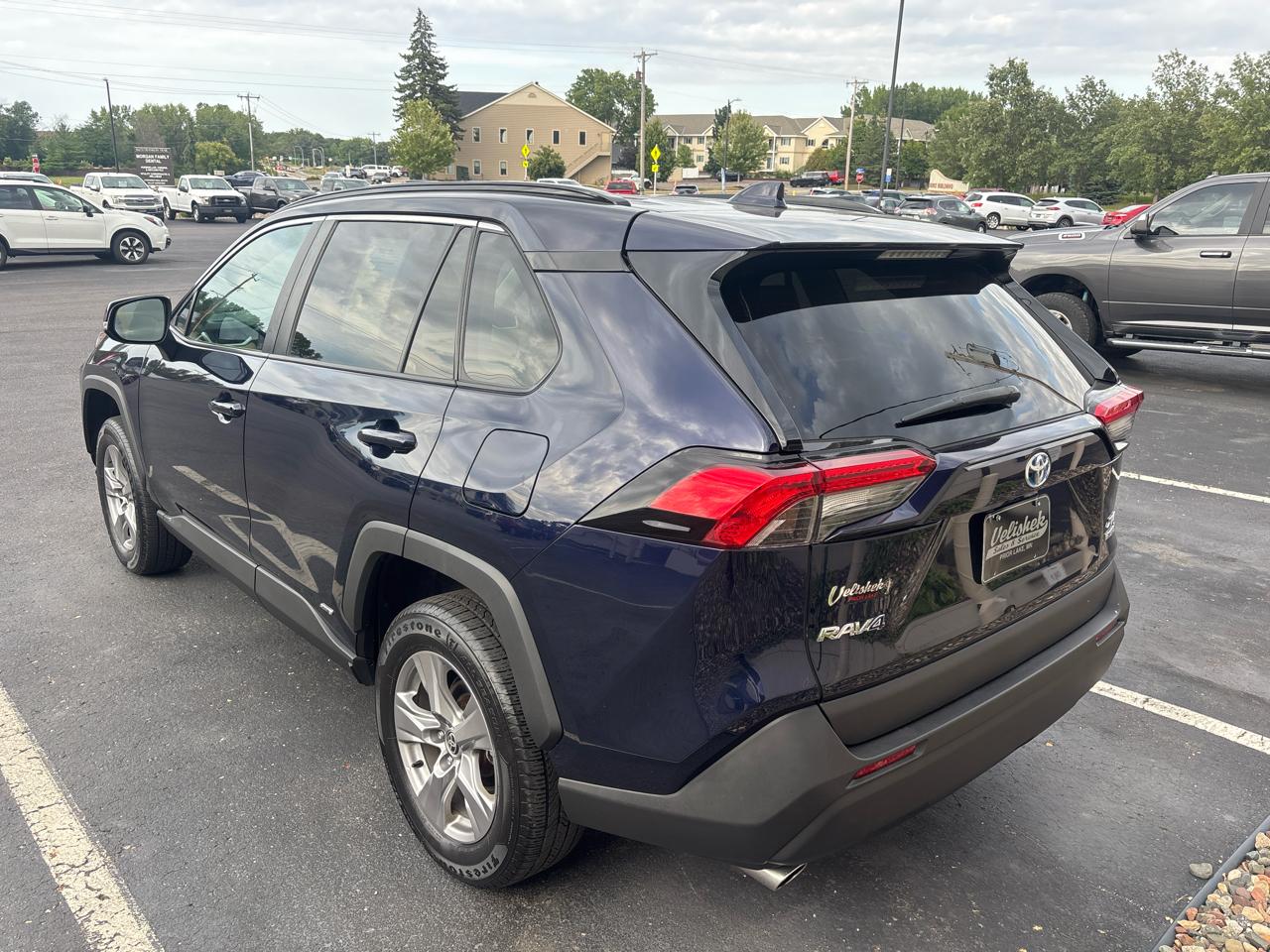 Toyota RAV4 Hybrid XLE AWD (Natl) 2022