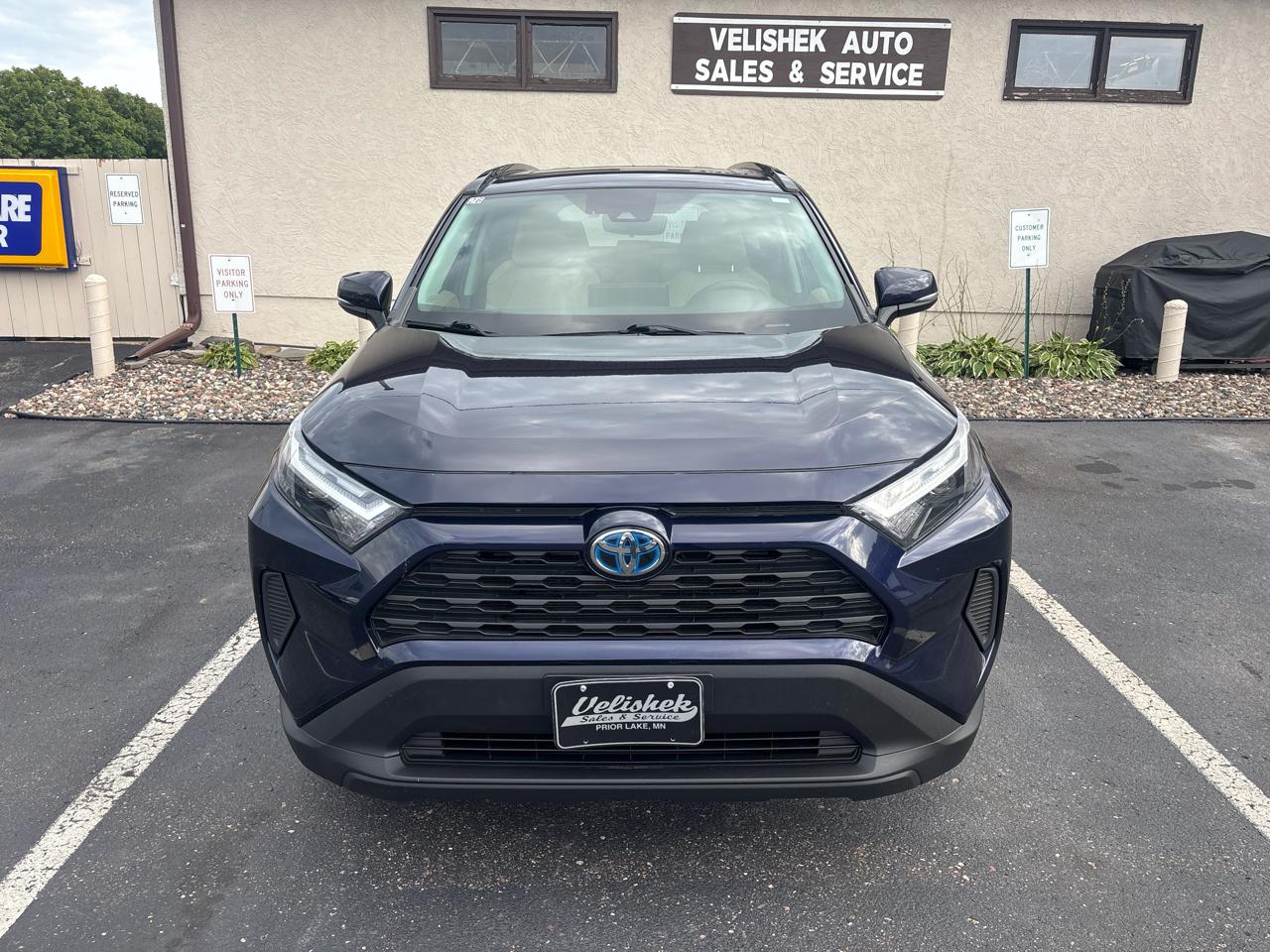 Toyota RAV4 Hybrid XLE AWD (Natl) 2022