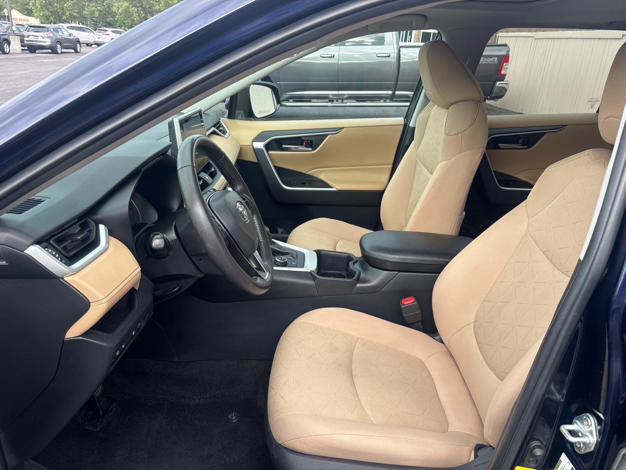 Toyota RAV4 Hybrid XLE AWD (Natl) 2022