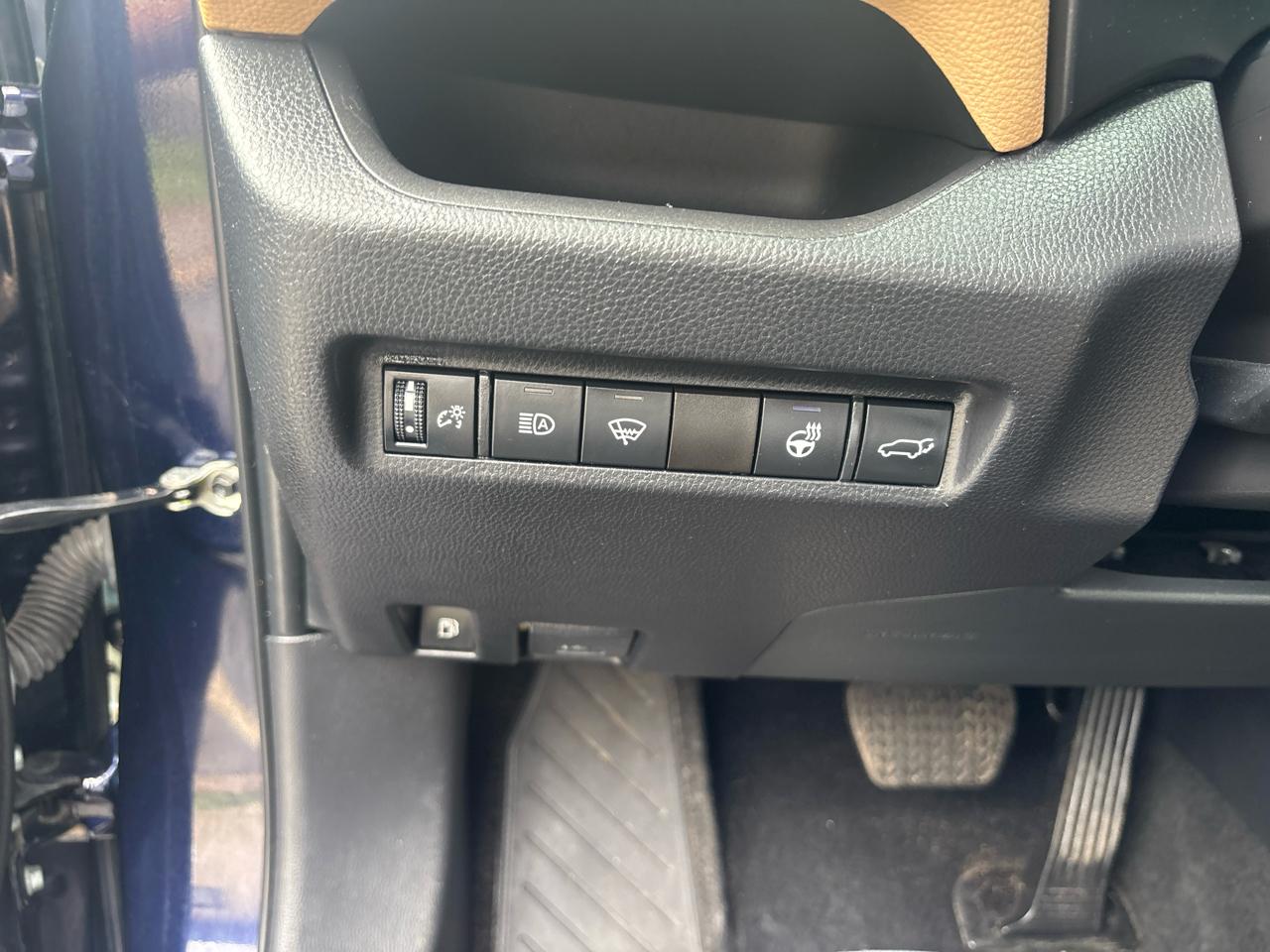 Toyota RAV4 Hybrid XLE AWD (Natl) 2022