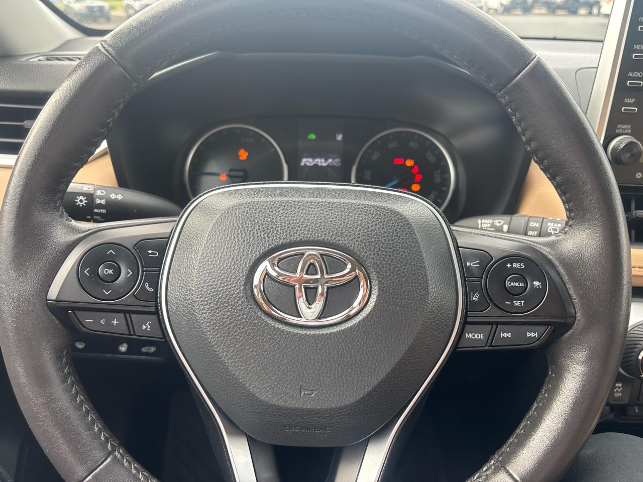 Toyota RAV4 Hybrid XLE AWD (Natl) 2022