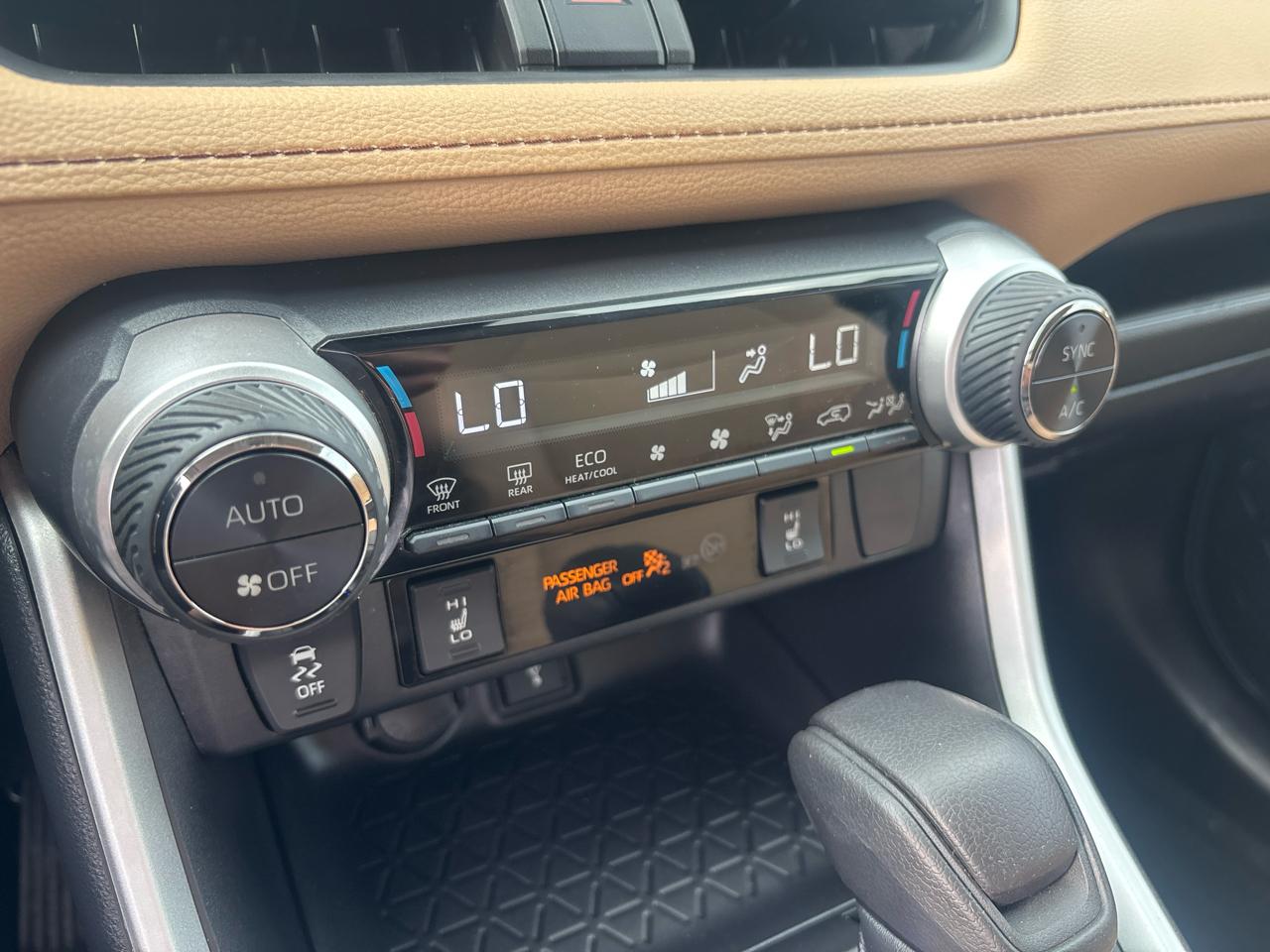 Toyota RAV4 Hybrid XLE AWD (Natl) 2022