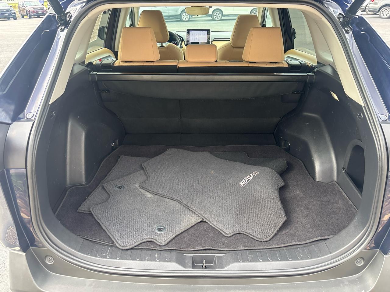 Toyota RAV4 Hybrid XLE AWD (Natl) 2022