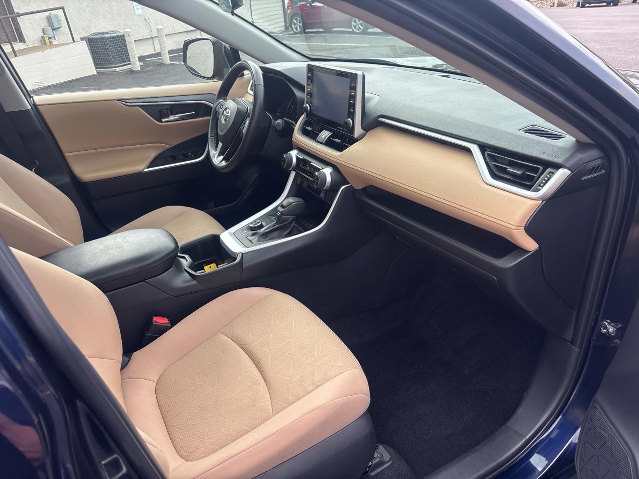 Toyota RAV4 Hybrid XLE AWD (Natl) 2022