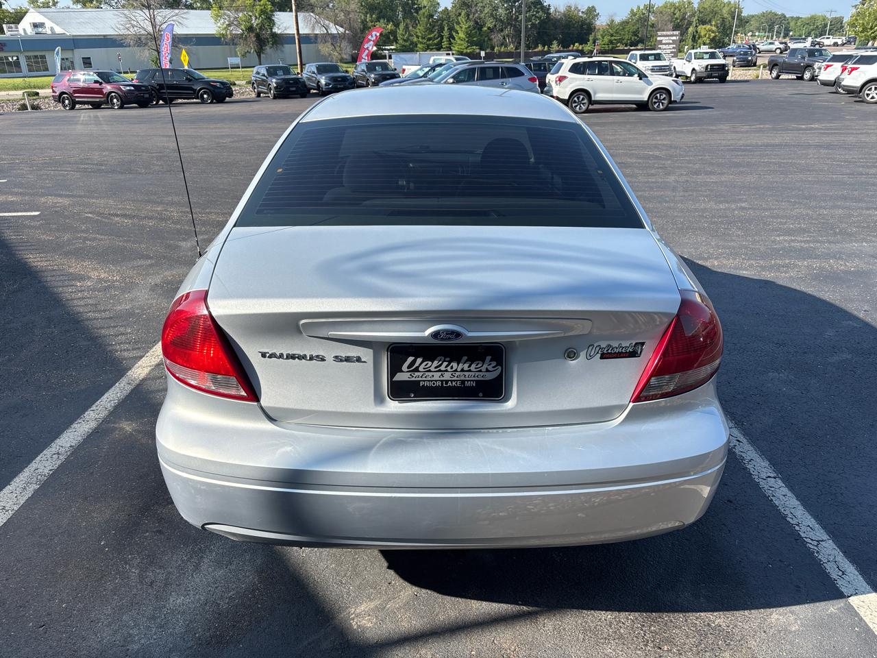 Ford Taurus 4dr Sdn SEL 2007