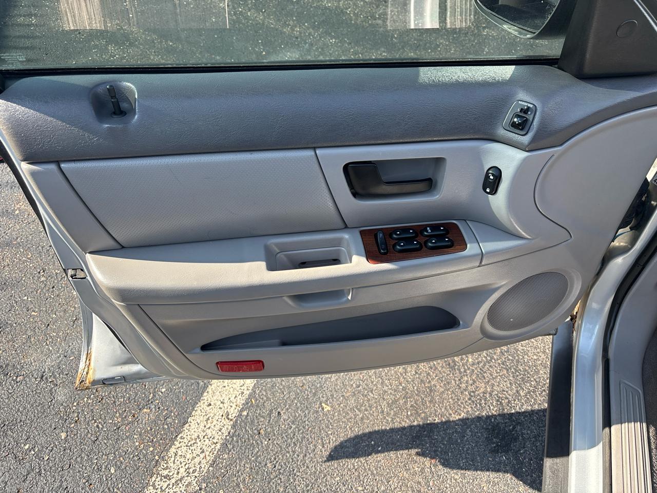 Ford Taurus 4dr Sdn SEL 2007