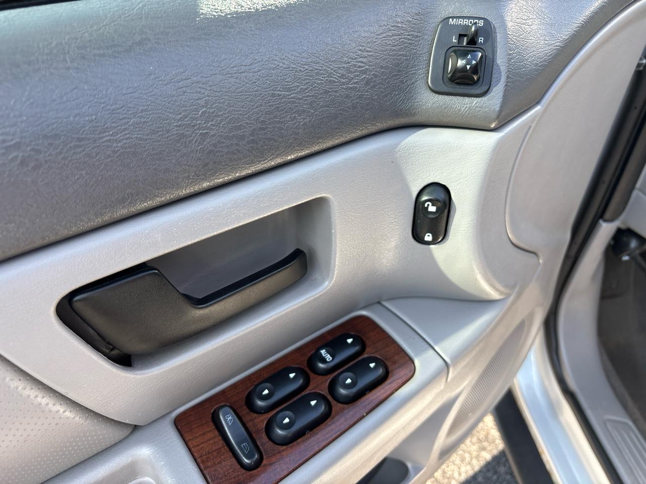 Ford Taurus 4dr Sdn SEL 2007