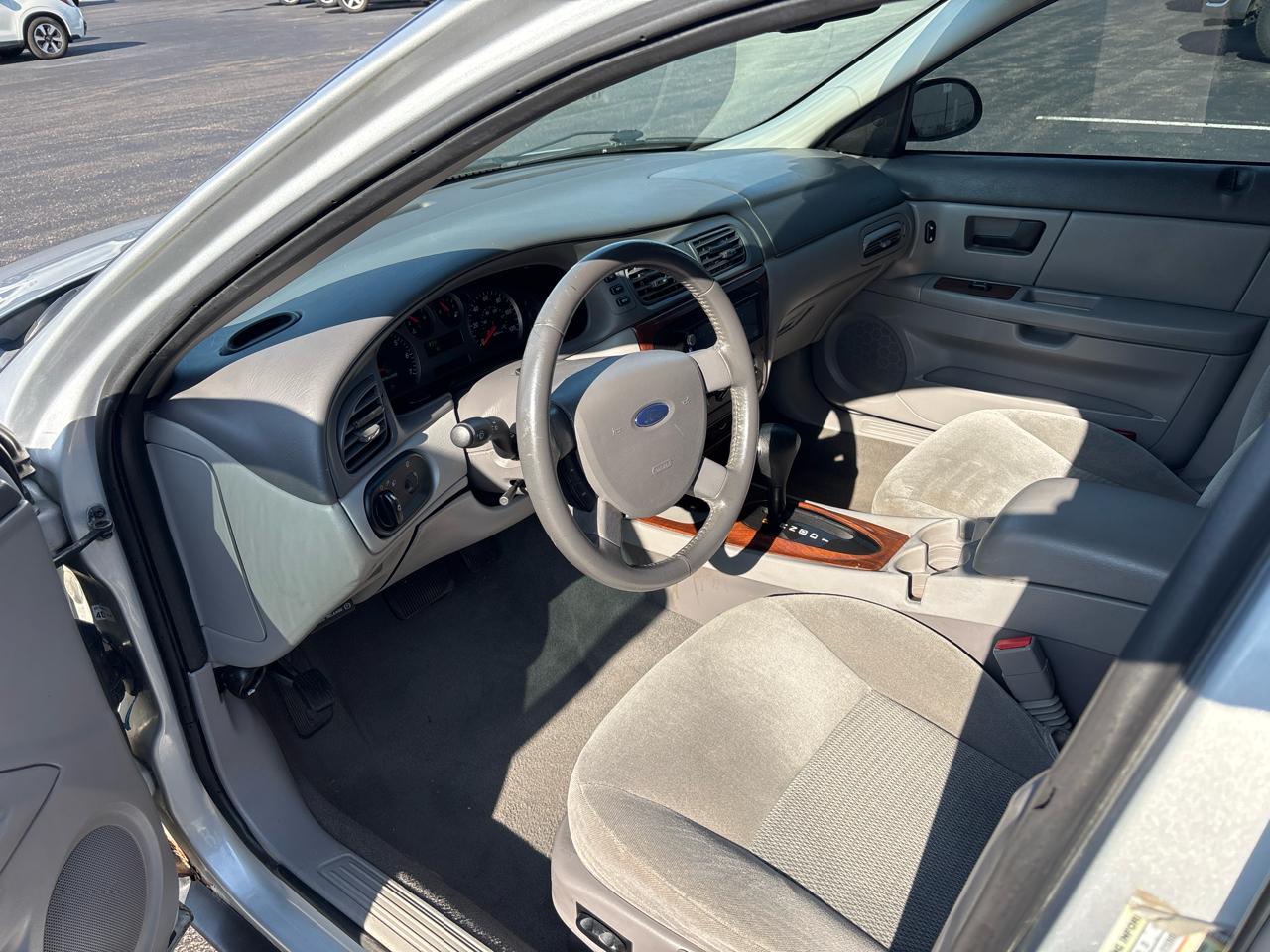Ford Taurus 4dr Sdn SEL 2007