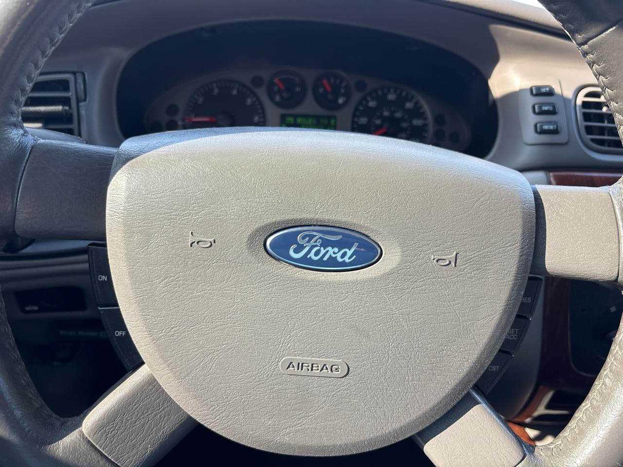 Ford Taurus 4dr Sdn SEL 2007