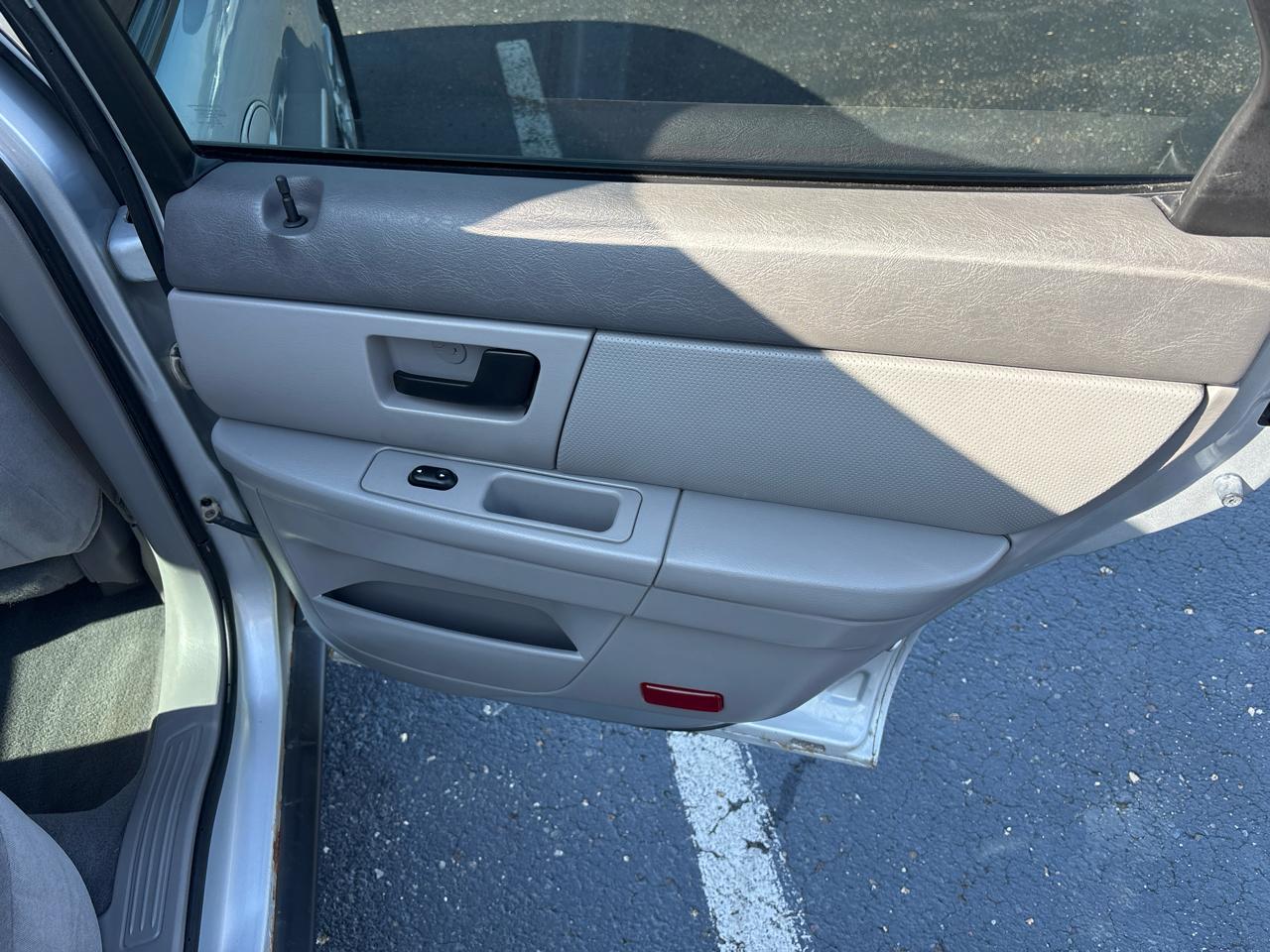 Ford Taurus 4dr Sdn SEL 2007