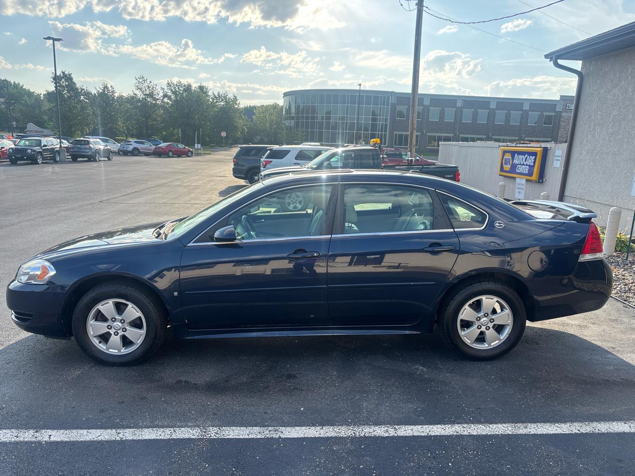 Chevrolet Impala 4dr Sdn 3.5L LT 2009