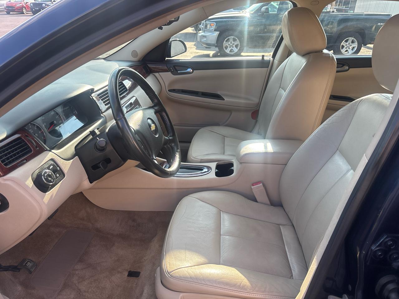 Chevrolet Impala 4dr Sdn 3.5L LT 2009
