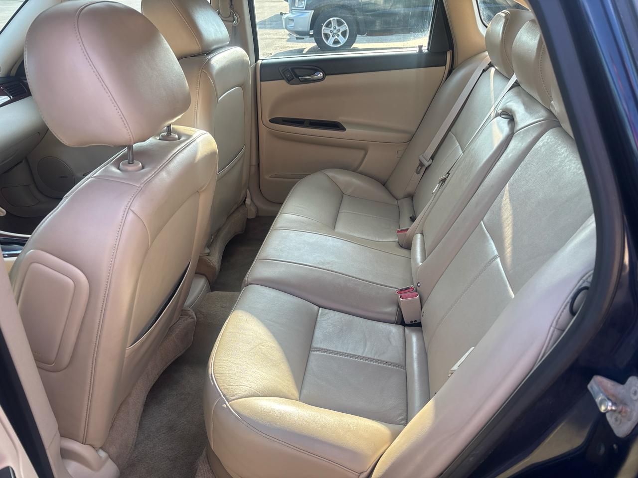 Chevrolet Impala 4dr Sdn 3.5L LT 2009