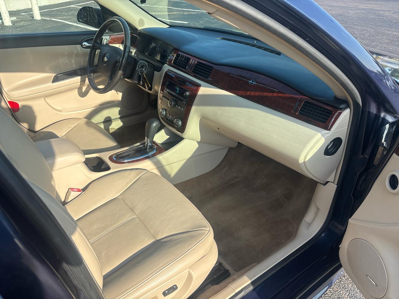 Chevrolet Impala 4dr Sdn 3.5L LT 2009