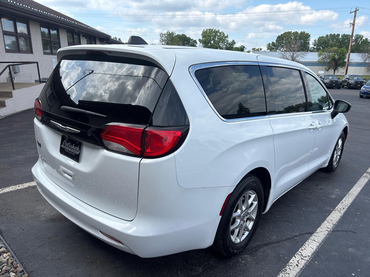Chrysler Voyager LX FWD 2024