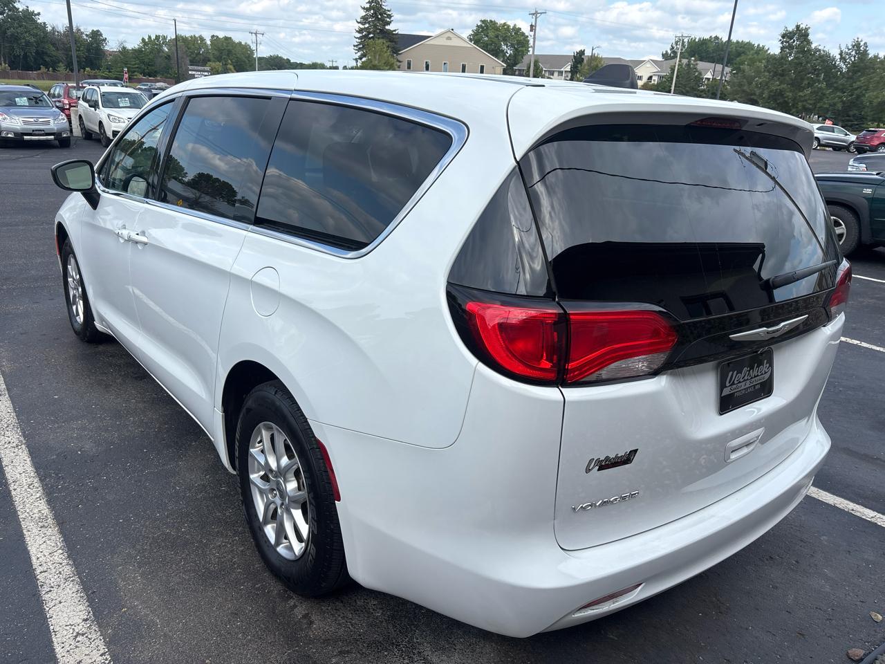 Chrysler Voyager LX FWD 2024
