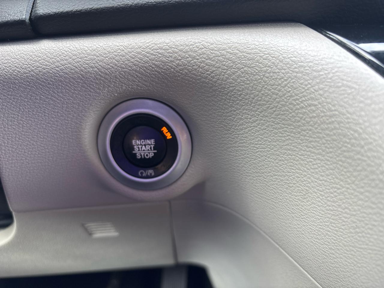 Chrysler Voyager LX FWD 2024