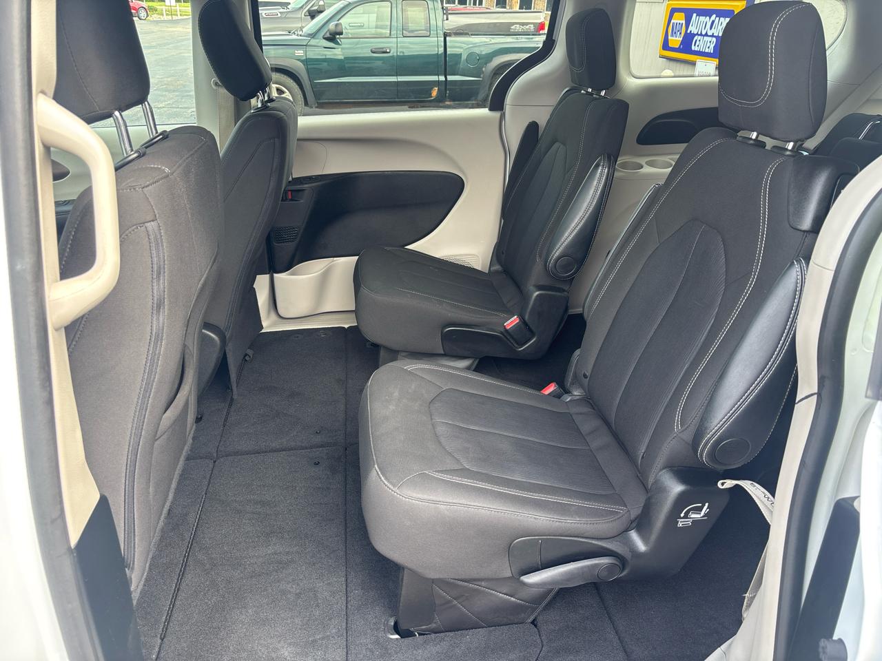 Chrysler Voyager LX FWD 2024