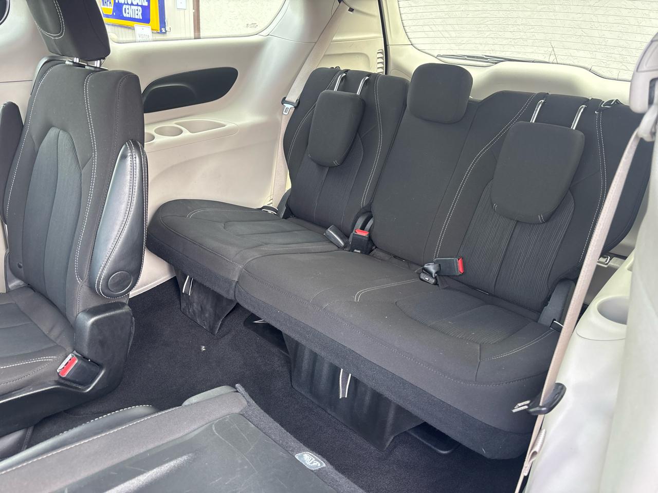 Chrysler Voyager LX FWD 2024