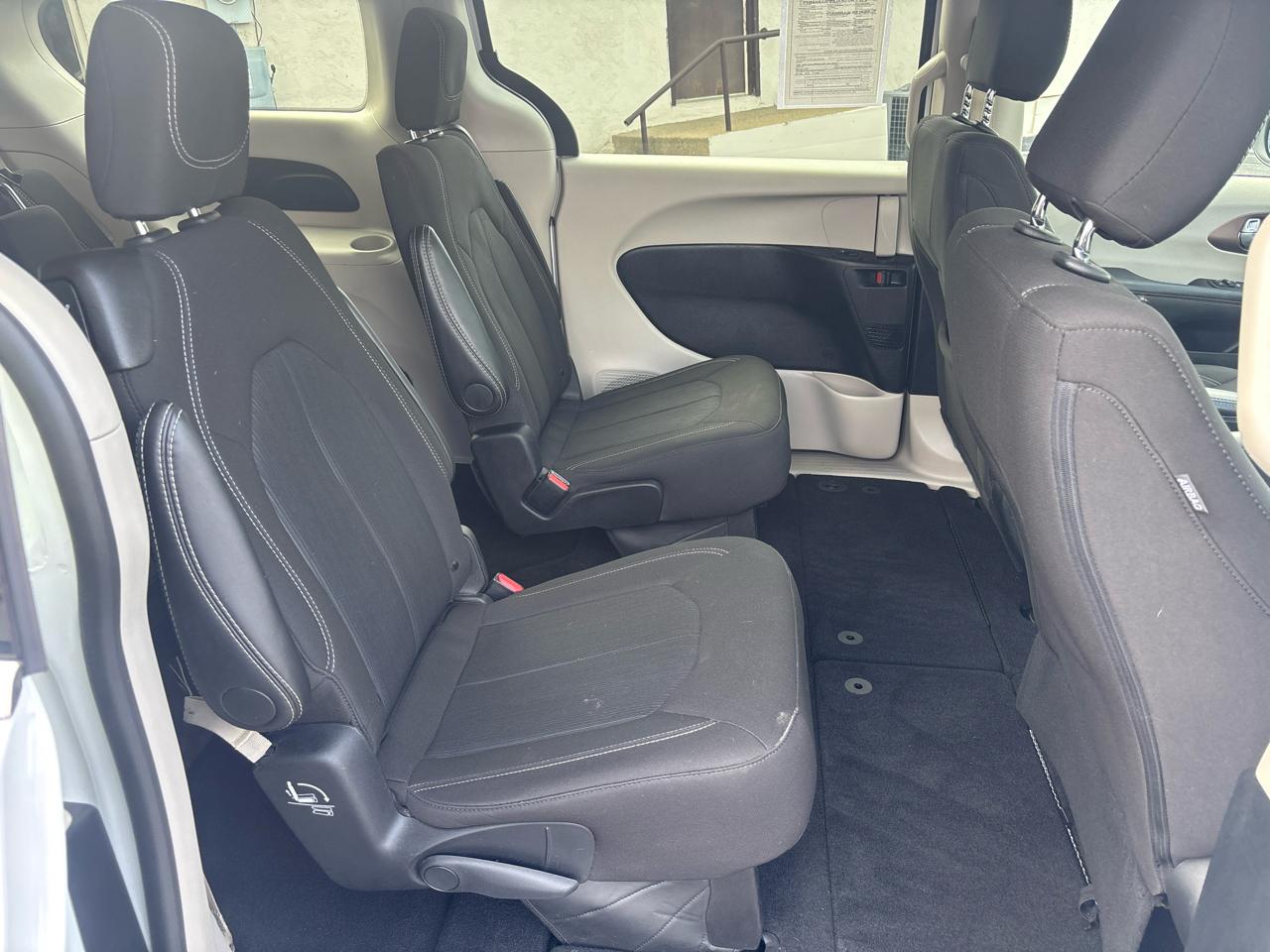 Chrysler Voyager LX FWD 2024