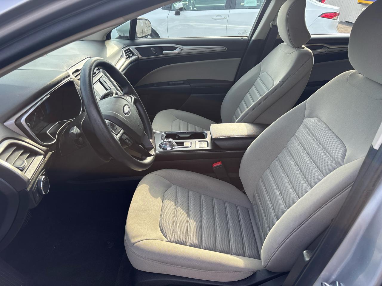 Ford Fusion Hybrid S FWD 2018