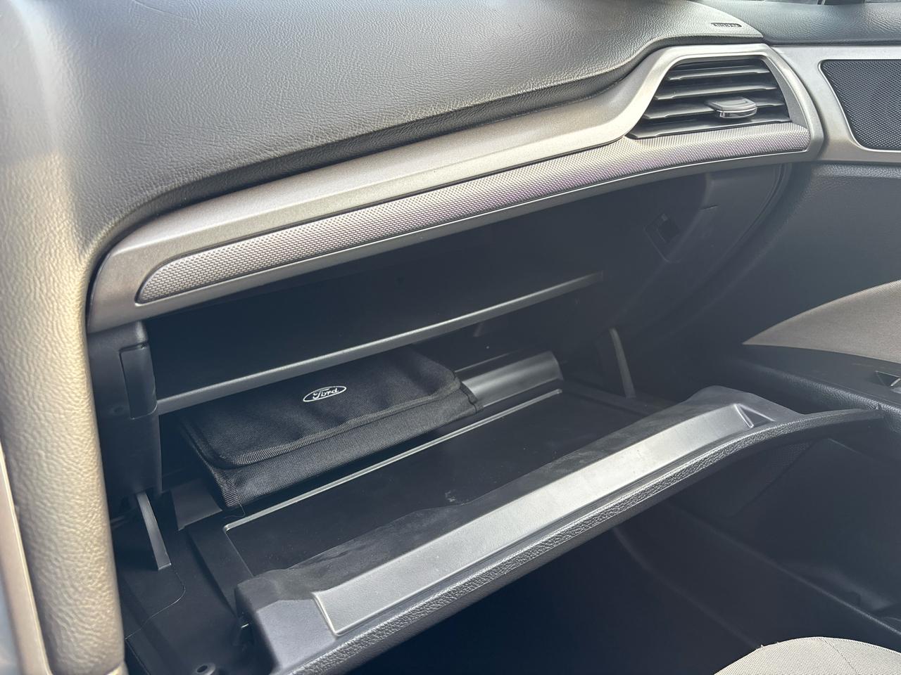 Ford Fusion Hybrid S FWD 2018