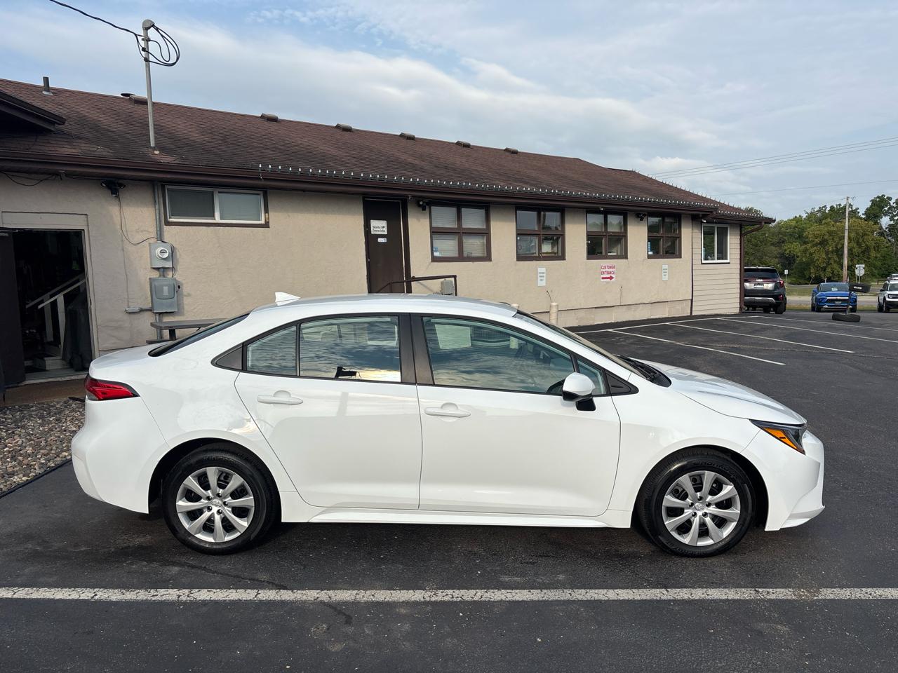 Toyota Corolla LE CVT (Natl) 2025